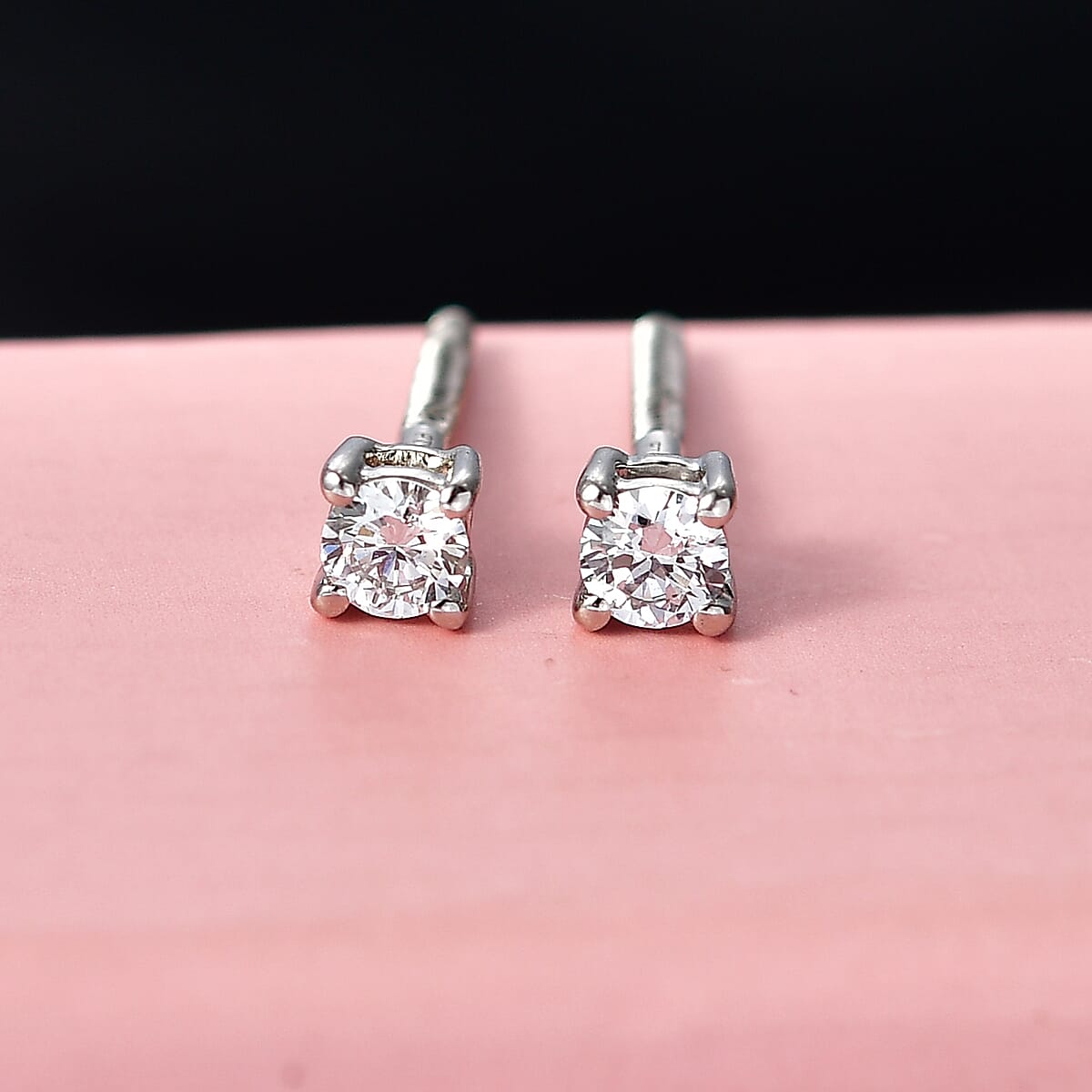 Luxuriant Lab Grown Diamond E-F VS 0.20 ctw Stud Earrings in 950 Platinum image number 1