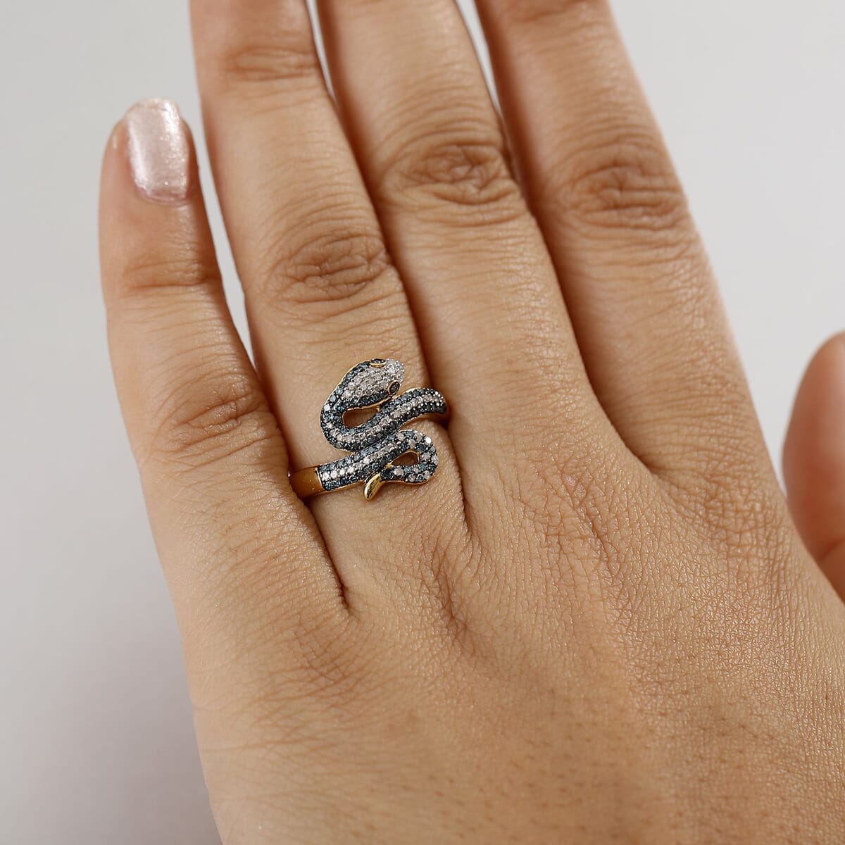 GP Trionfo Collection Blue and White Diamond 0.60 ctw Serpent Ring in 18K Vermeil Yellow Gold Over Sterling Silver (Size 7.0) image number 2