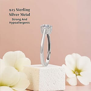 Luxuriant Lab Grown Diamond E-F VS 0.50 ctw Solitaire Ring in Rhodium Over Sterling Silver (Size 6.0)