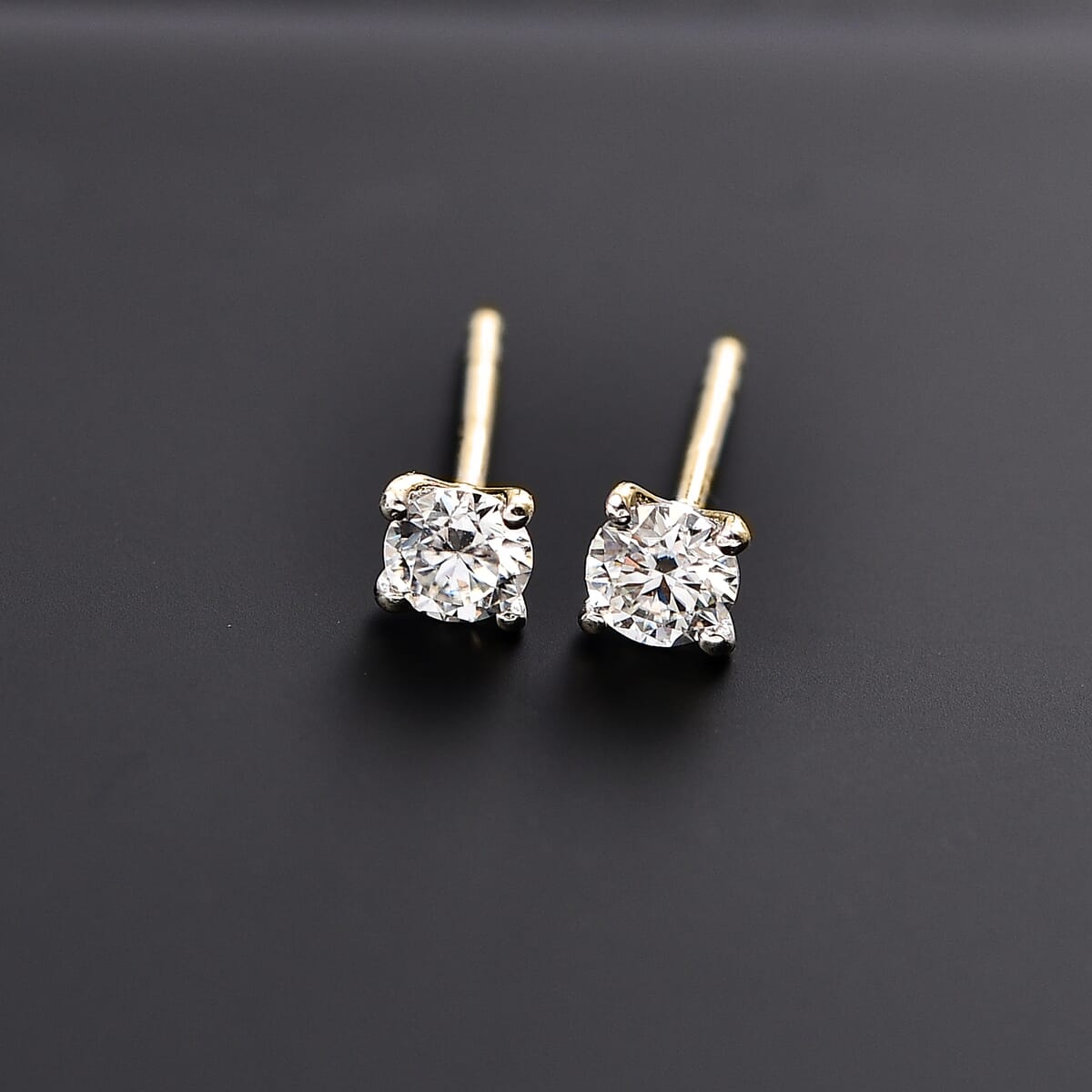 IGI Certified Luxuriant Lab Grown Diamond E-F VS 2.00 ctw Stud Earrings in 14K Yellow Gold image number 1