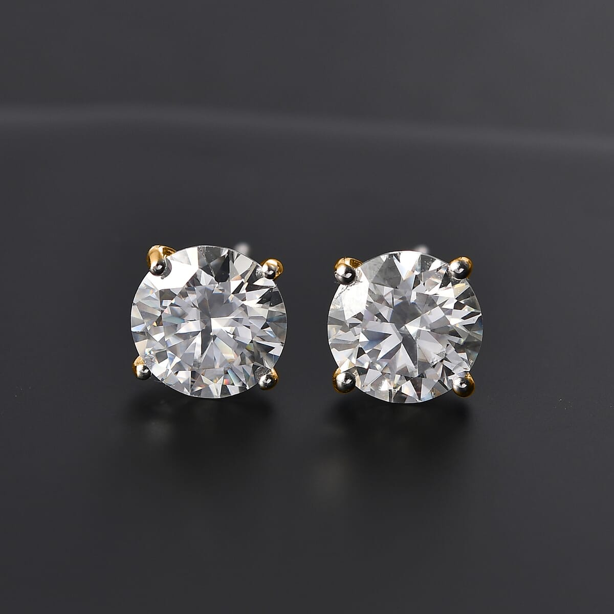 IGI Certified Luxuriant Lab Grown Diamond E-F VS 3.00 ctw Stud Earrings in 14K Yellow Gold image number 1