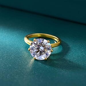 Moissanite 5.21 ctw Ring in Sterling Silver (Size 5.5)