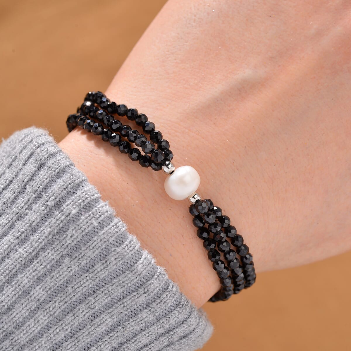 Freshwater Pearl and Thai Black Spinel 200.00 ctw Beaded 3 Row Bracelet in Stainless Steel (7.00 In) image number 1