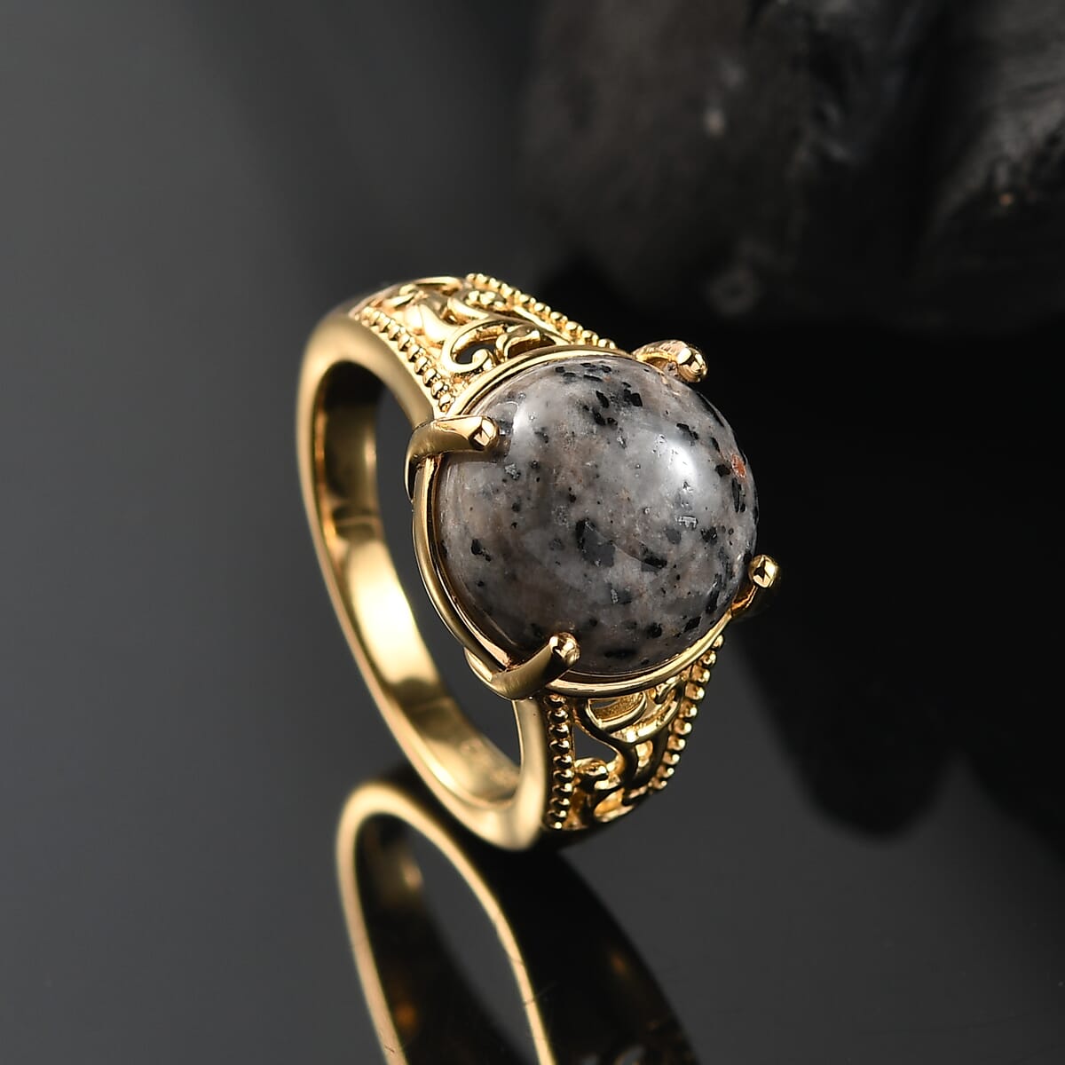 D'Joy Natural Yooperlite 6.80 ctw Eldoria Glow Ring in 18K Vermeil Yellow Gold Over Sterling Silver (Size 8.0) with Free UV Flash Light image number 1