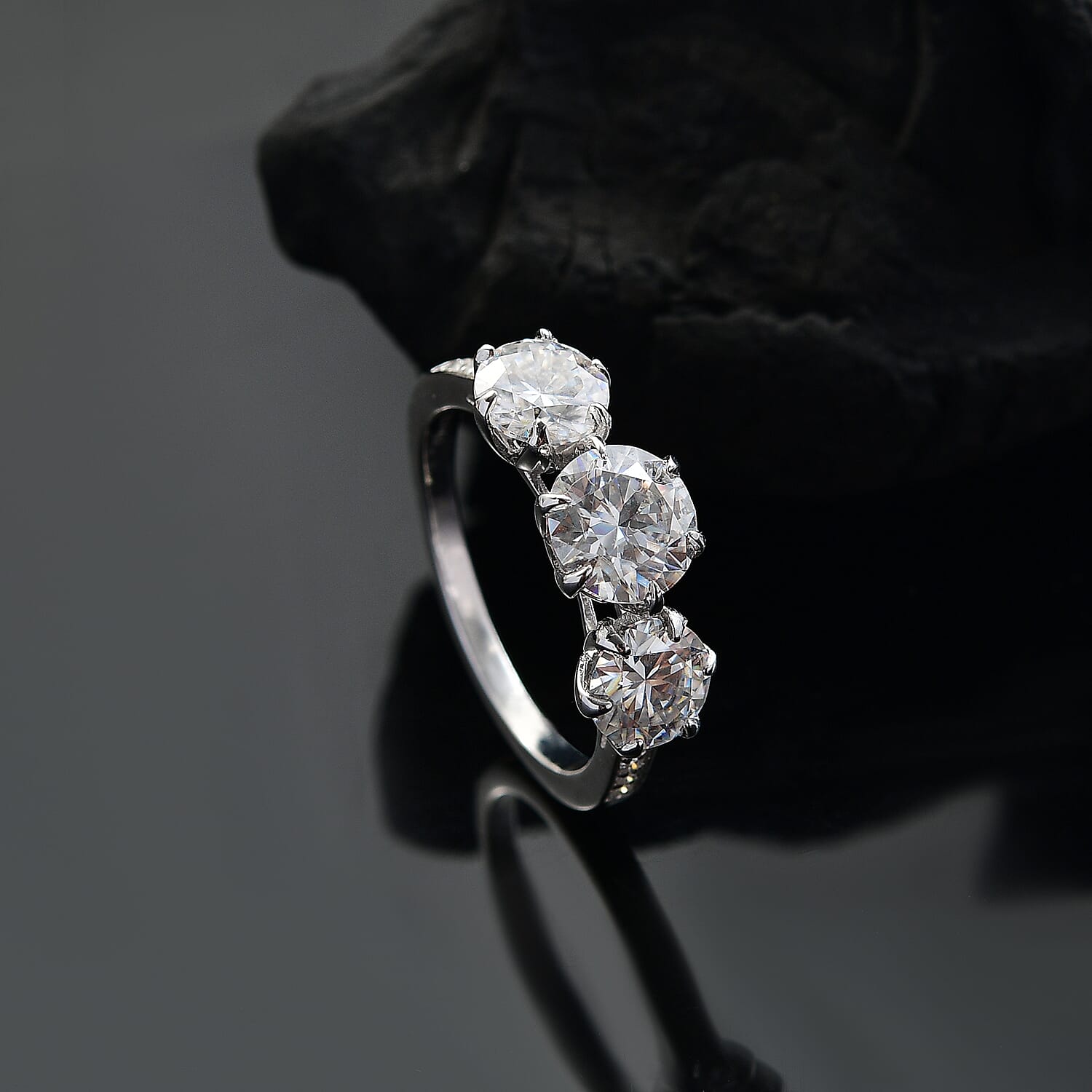 D'Joy Moissanite 2.90 ctw Ring in Rhodium Over Sterling Silver (Size 8.0)