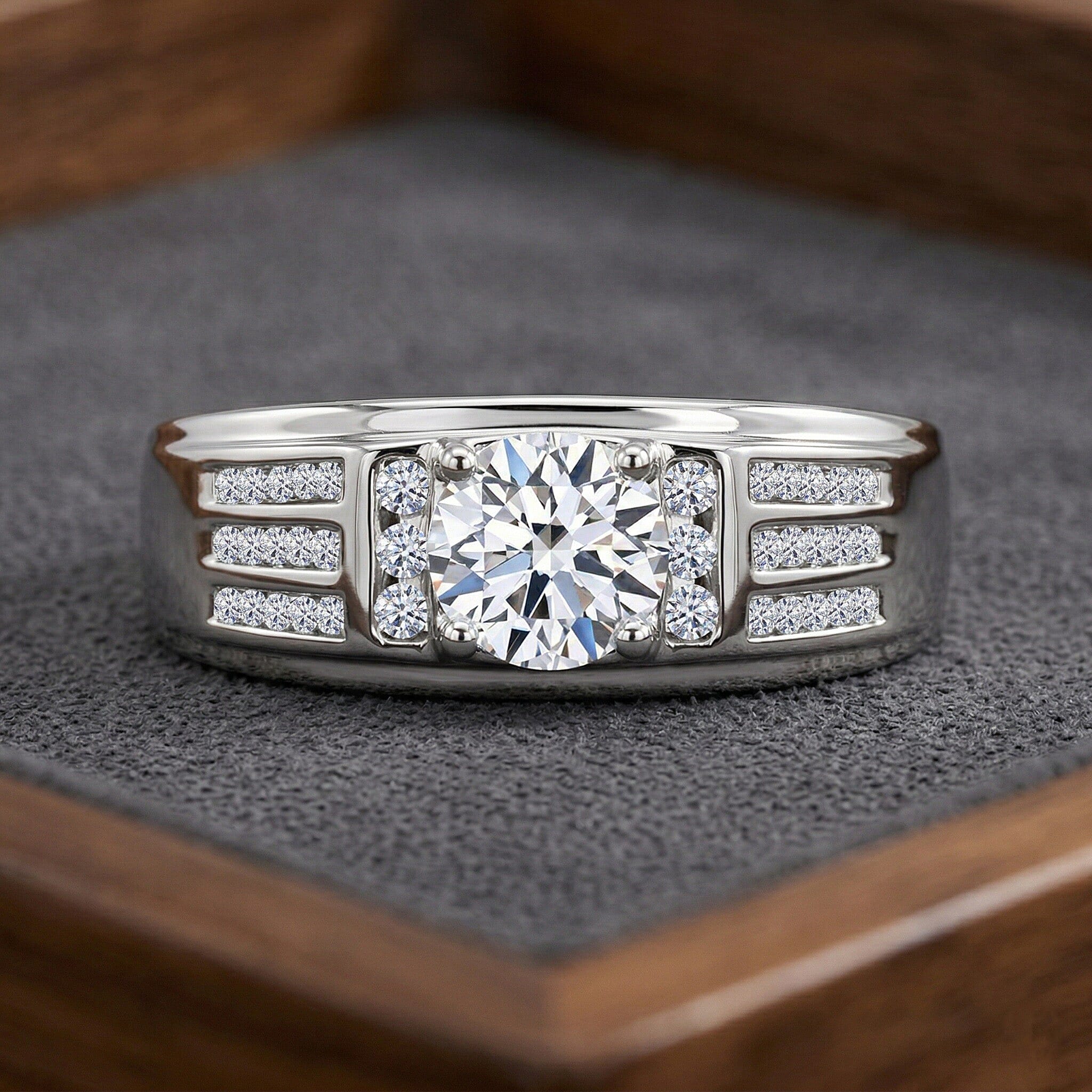 Lab Grown Diamond / 10 - Product card gallery slide 2 (10182531383609)