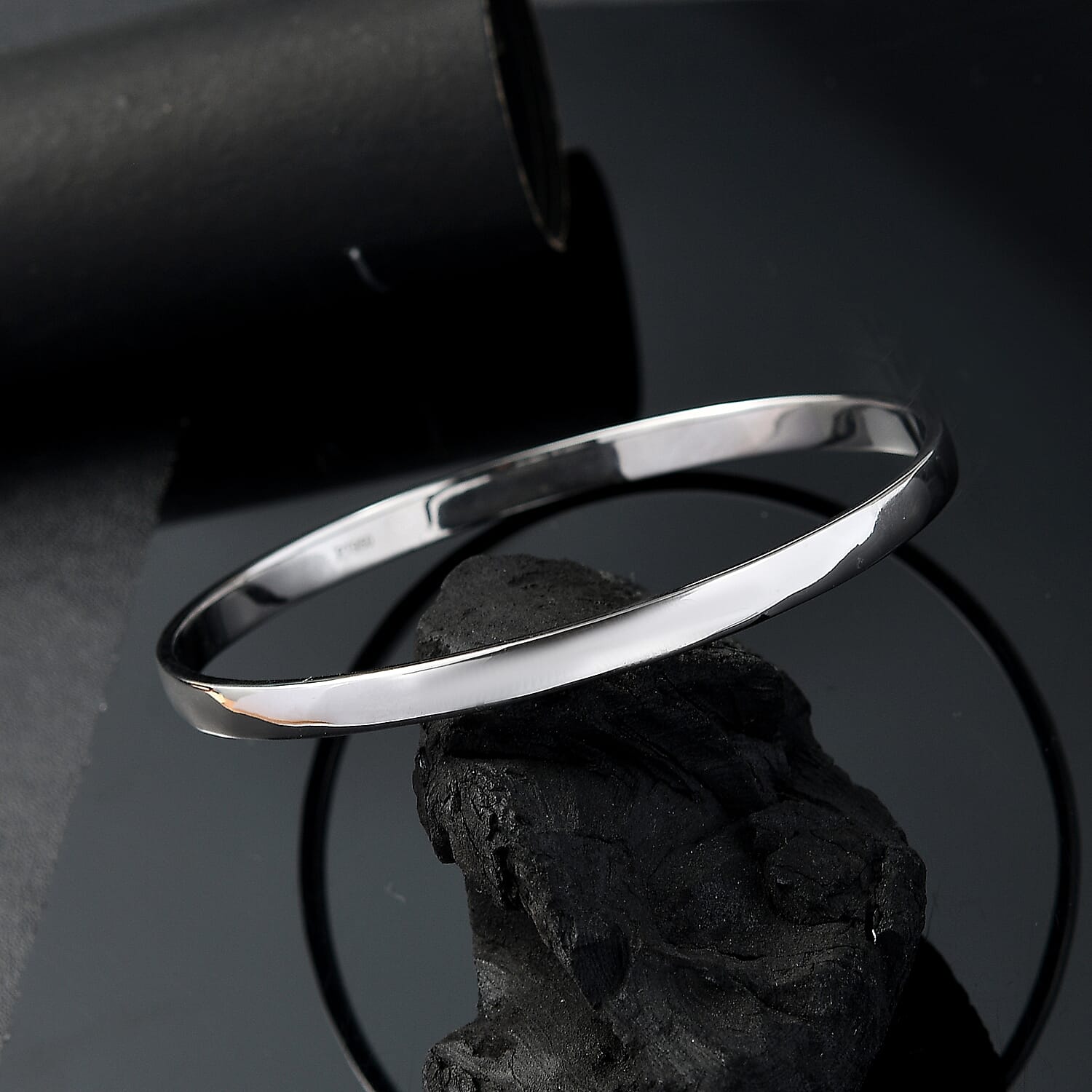 950 Platinum Bangle Bracelet (7.25 In) 30 Grams