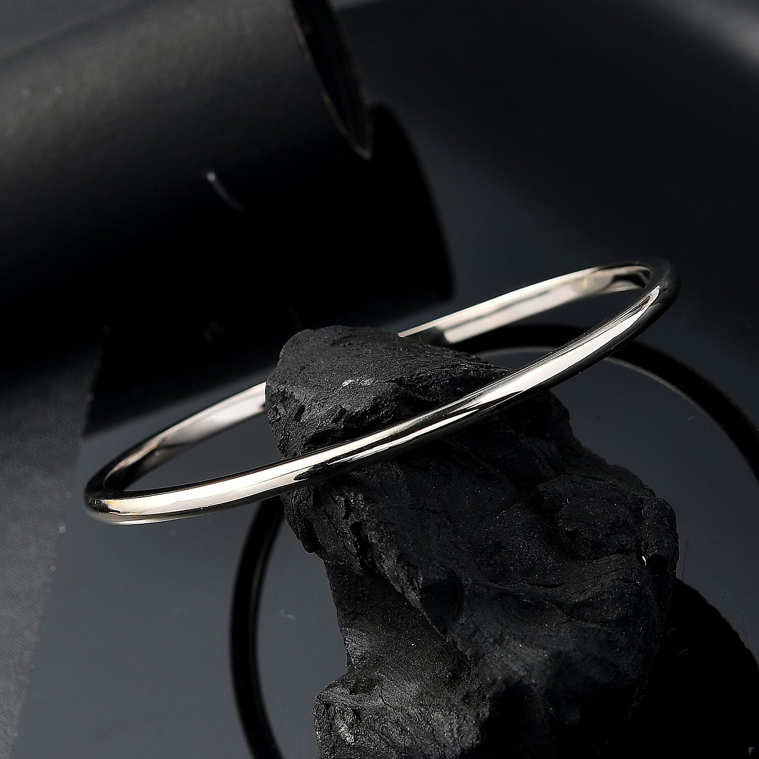 Bangle Bracelet in 14K White Gold (7.25 In) 18.25 Grams