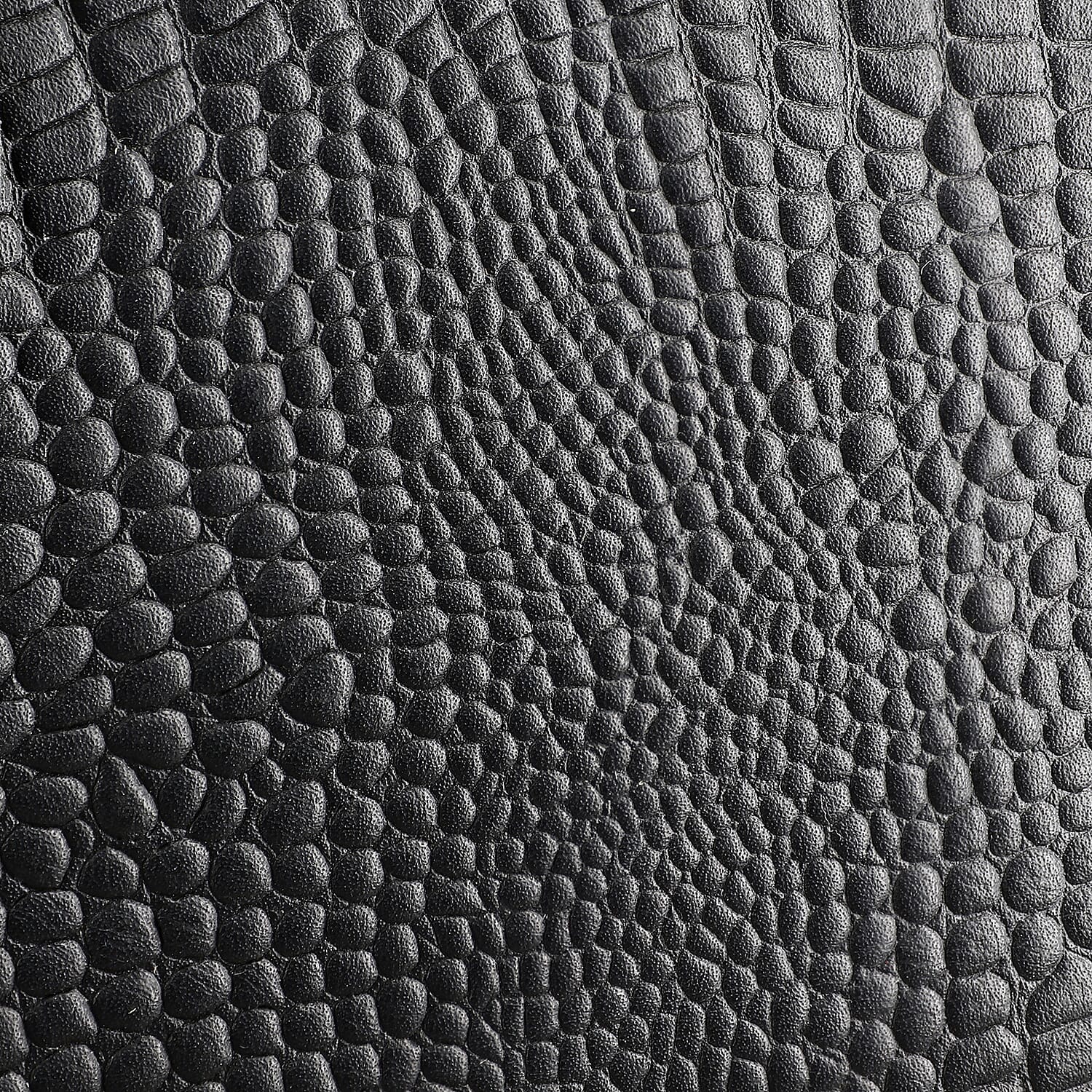 (7)