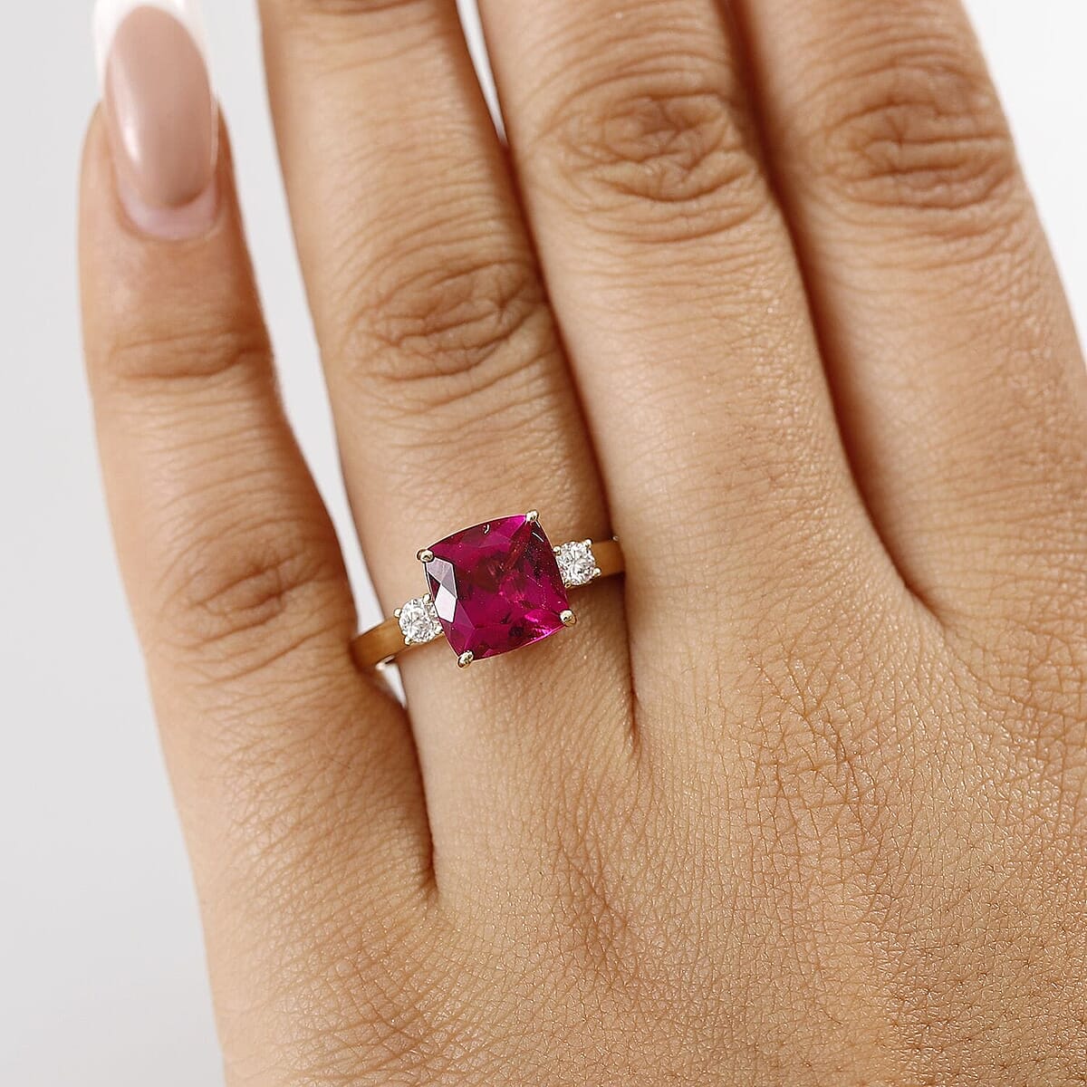 Certified & Appraised 10K Yellow Gold AAA Luxuriant Bixbite (LG) and Lab Grown Diamond (E-F, VS) Ring (Size 5.0) 3.09 ctw image number 2