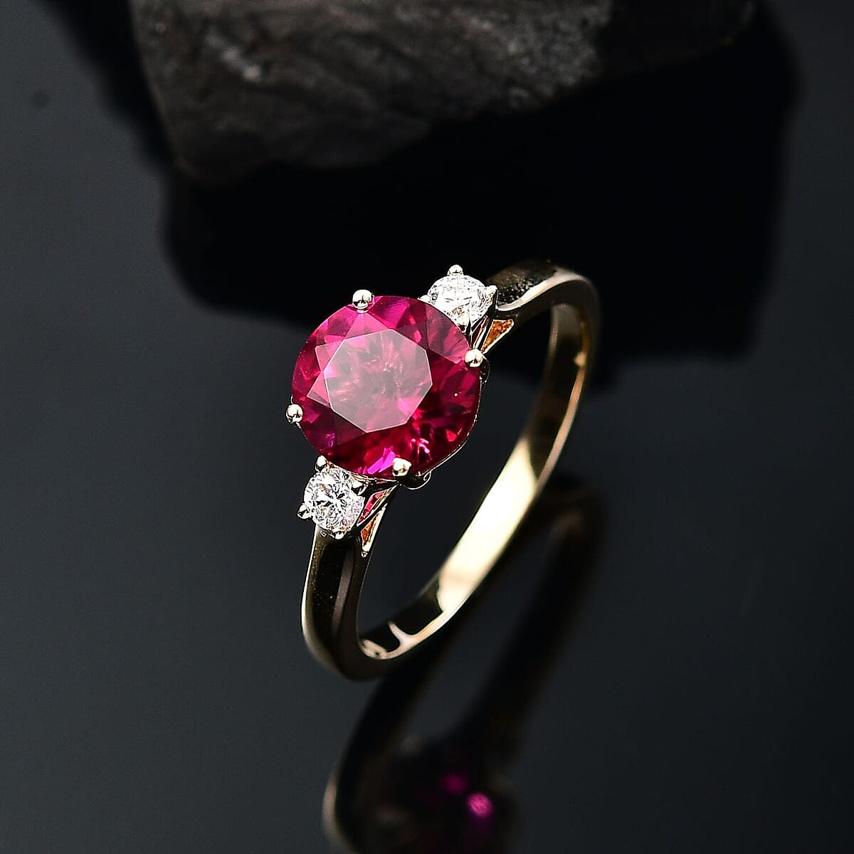 Certified & Appraised 10K Yellow Gold AAA Luxuriant Bixbite (LG) and Lab Grown Diamond (E-F, VS) Ring (Size 7.5) 2.51 ctw image number 1