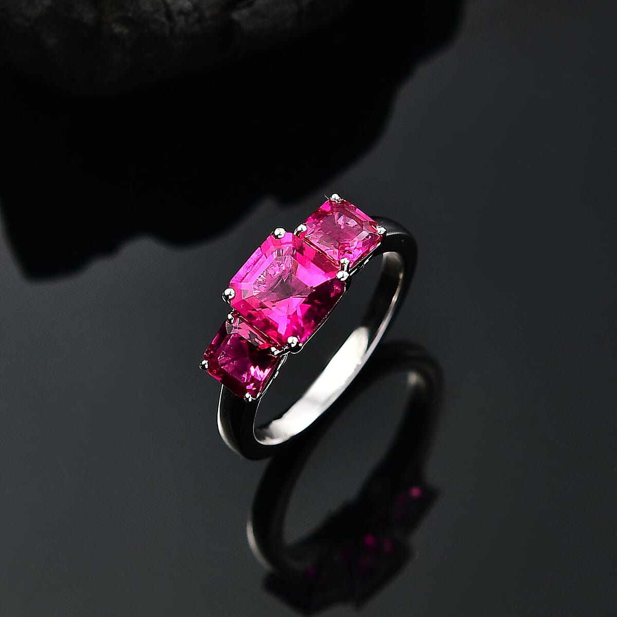 Certified & Appraised Asscher Cut AAA Luxuriant Bixbite (LG) 6.0) 2.60 ctw 3 Stone Ring in 10K White Gold (Size 6.0) image number 1