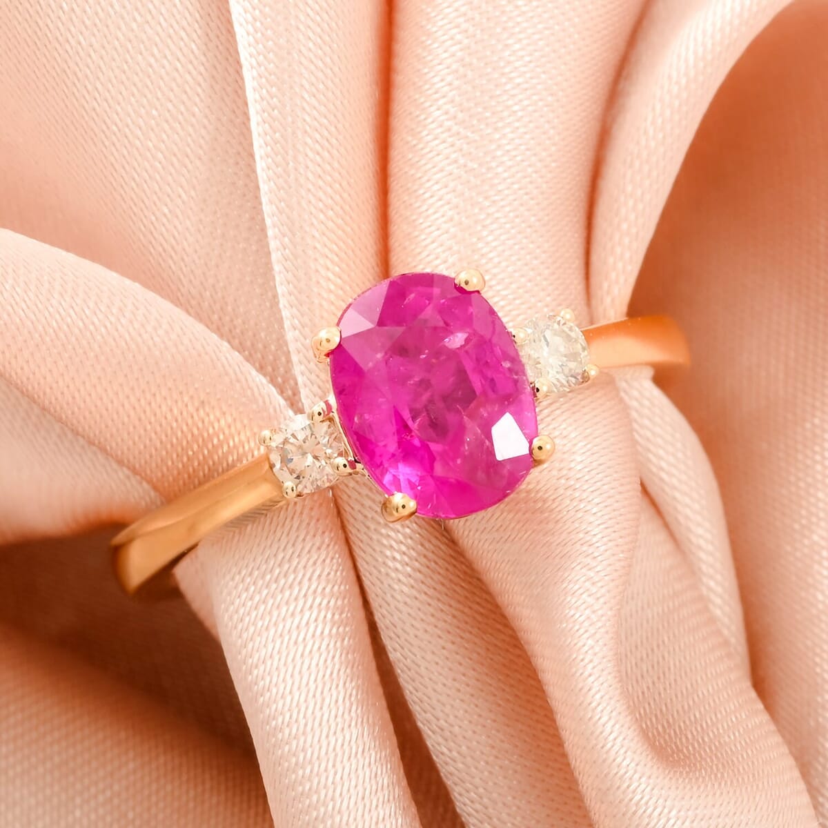 Certified & Appraised Luxoro AAA Mozambique Ruby and I2 Diamond 1.65 ctw Ring in 10K Yellow Gold (Size 10.0) image number 1