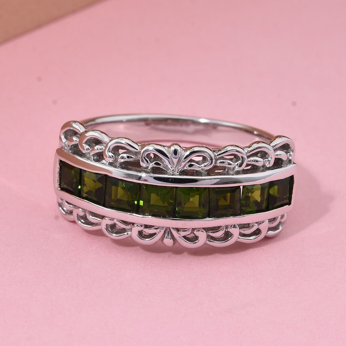 Chrome Diopside 1.25 ctw Regal Arc Ring in Rhodium Over Sterling Silver (Size 8.0) image number 1