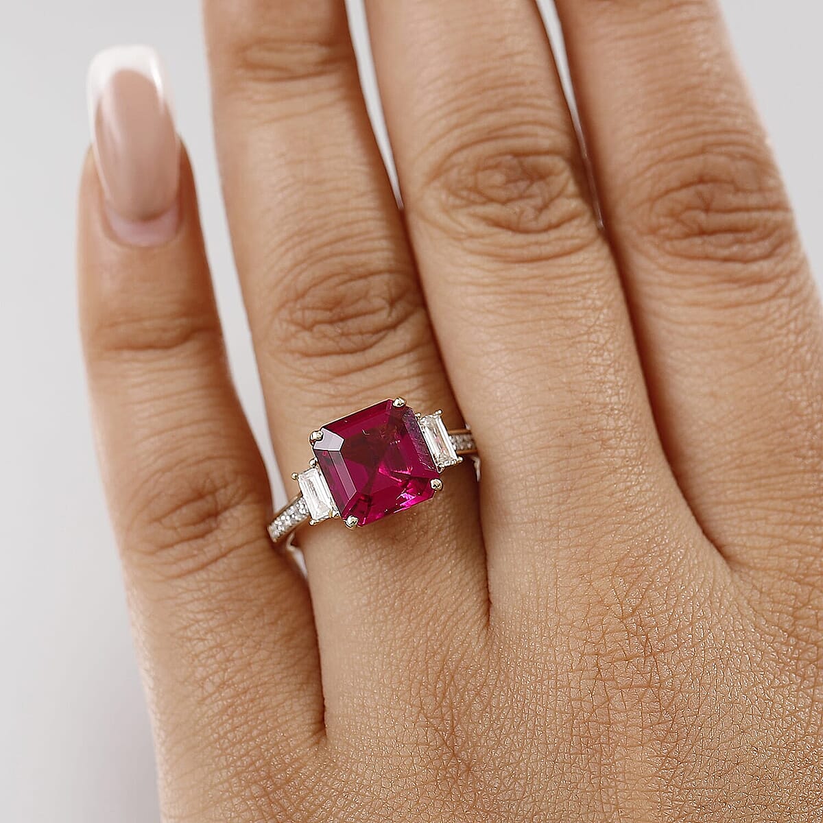 Certified & Appraised Asscher Cut AAA Luxuriant Lab Grown Bixbite , Lab Grown Diamond Ring in 10K Yellow Gold 4.59 ctw (Size 7.5) image number 2