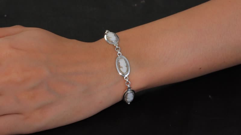 D'Joy Artisan Crafted Natural Italian Conch Cameo 8.30 ctw Chain of Memories Bracelet in Black Oxidized Sterling Silver (6.50-8.0In)