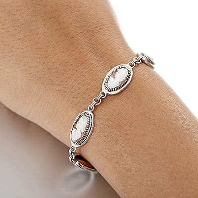 D'Joy Artisan Crafted Natural Italian Conch Cameo 8.30 ctw Chain of Memories Bracelet in Black Oxidized Sterling Silver (6.50-8.0In)
