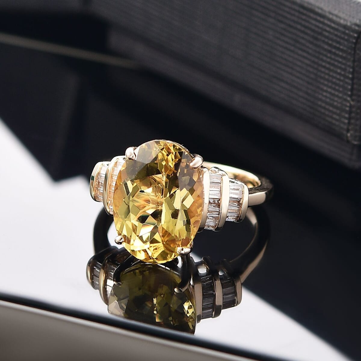Luxoro 10K Yellow Gold Premium Yellow Apatite, Diamond (G-H, I2) Ring (Size 10.0) 6.90 ctw image number 1