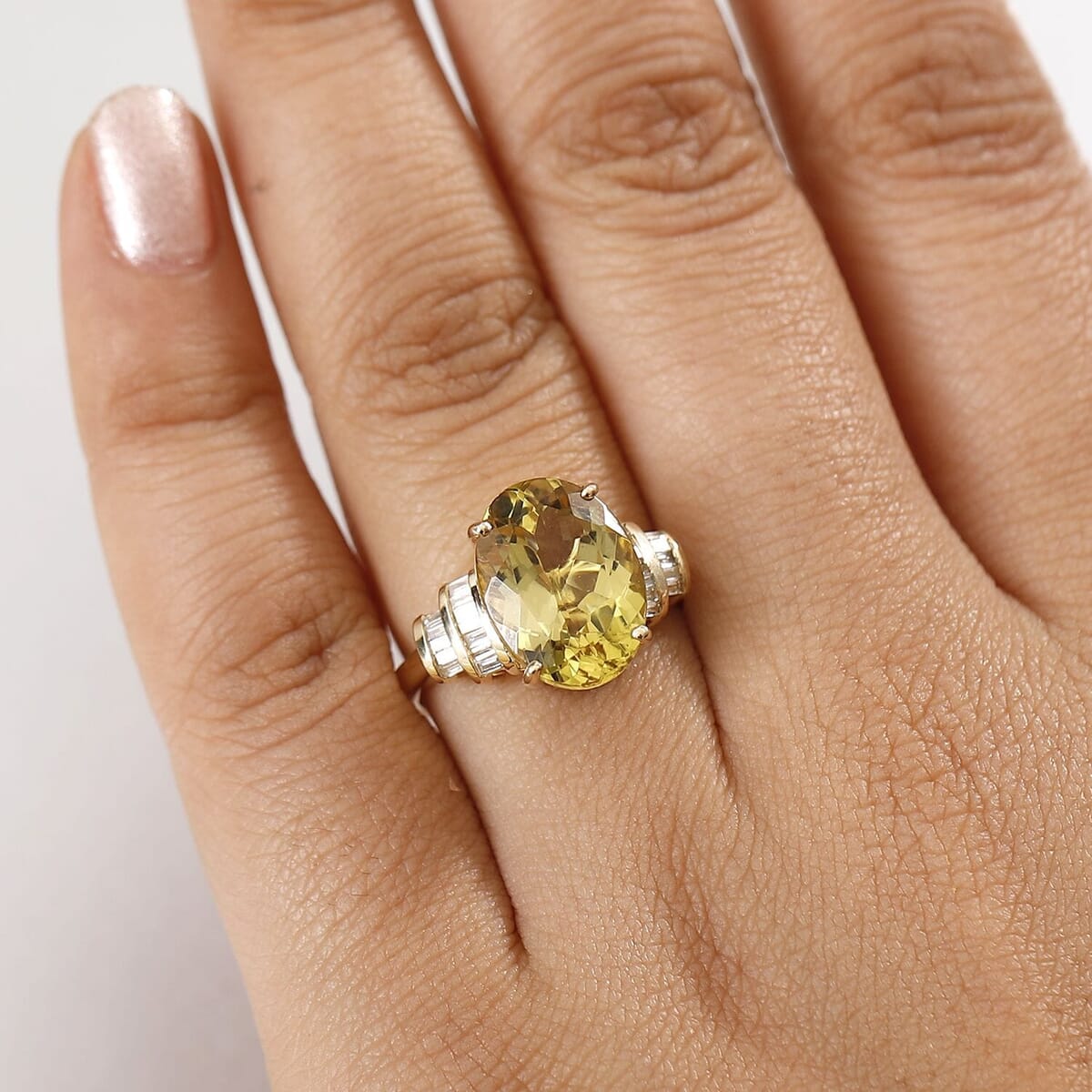 Luxoro 10K Yellow Gold Premium Yellow Apatite, Diamond (G-H, I2) Ring (Size 10.0) 6.90 ctw image number 2