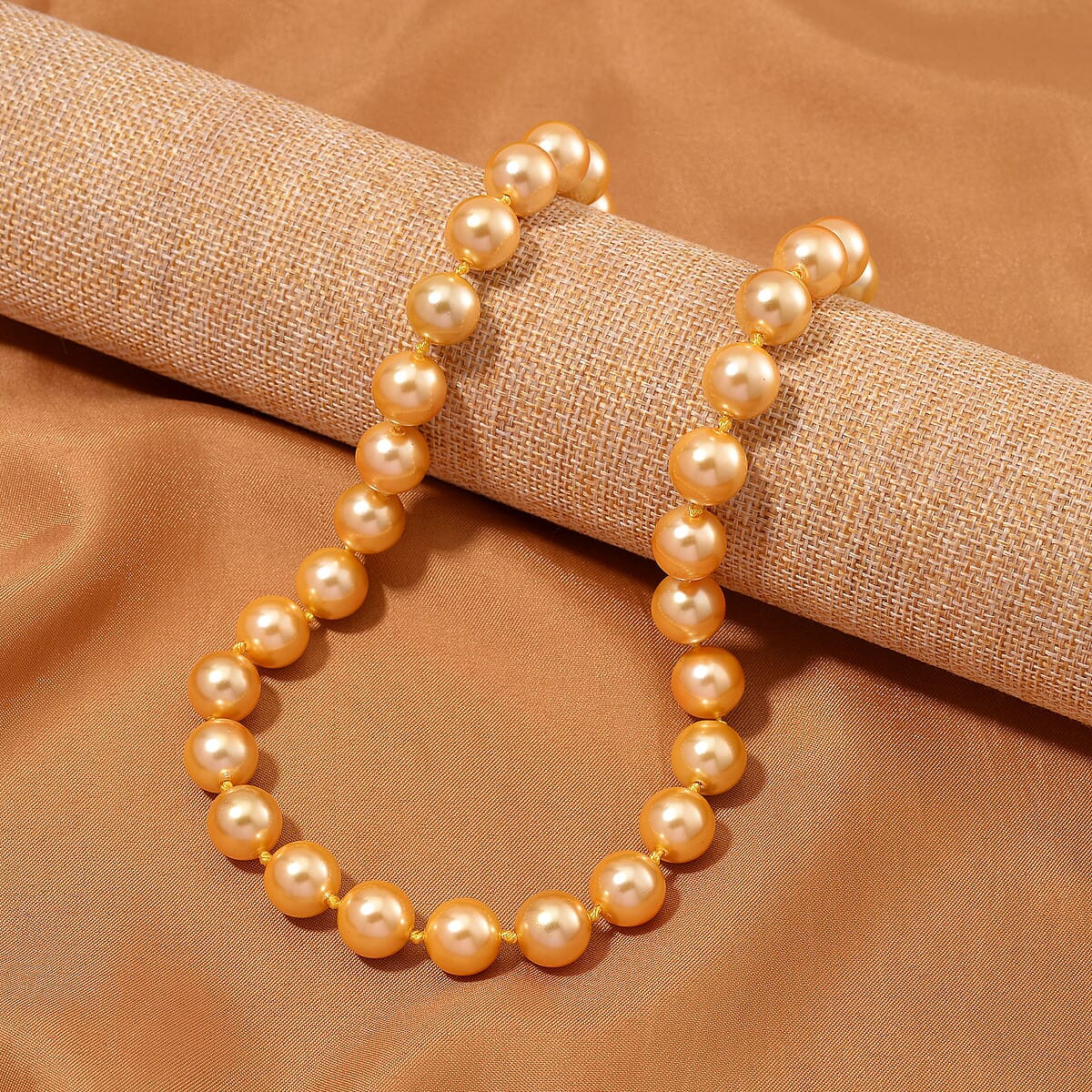 Golden Shell Pearl Necklace in Stainless Steel 380.00 ctw  (20 Inches) image number 1