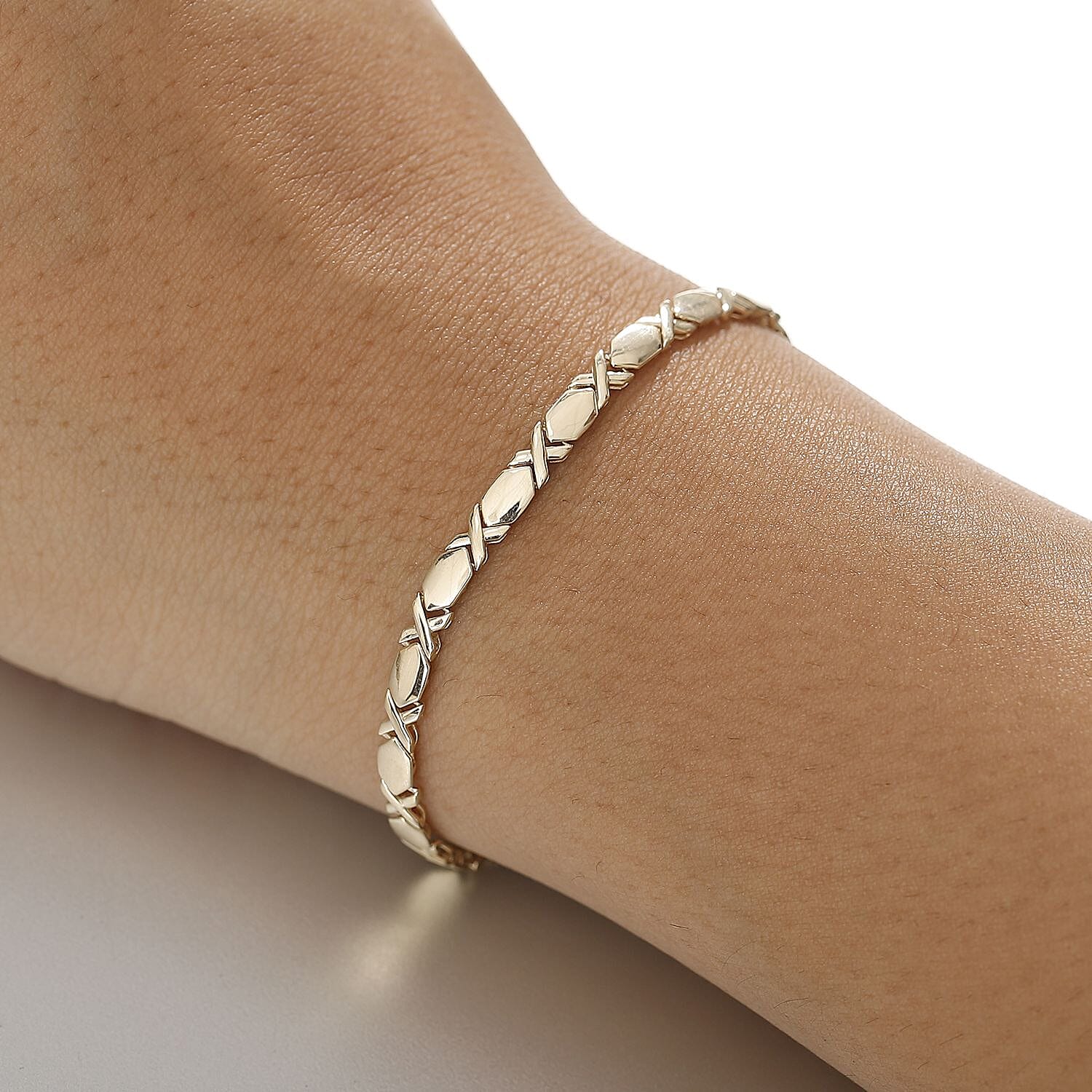 Luxoro 10K Yellow Gold Hugs and Kisses Bracelet (6.50 In) 4.85 Grams