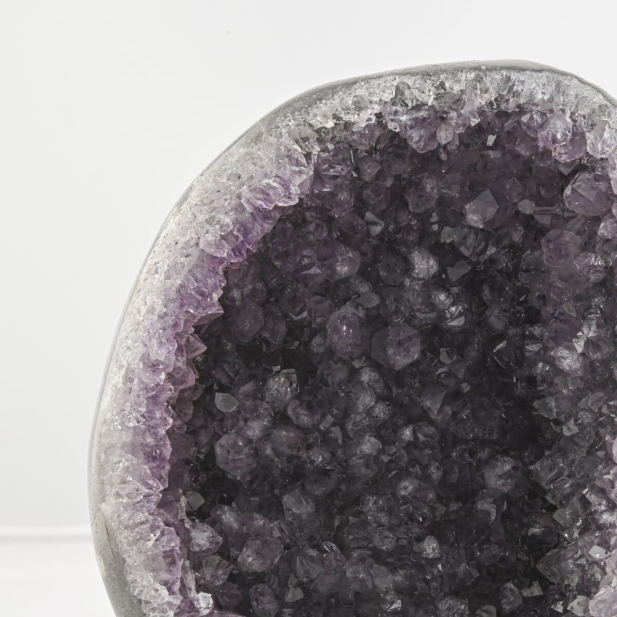 Amethyst on Stand 700-900g image number 6