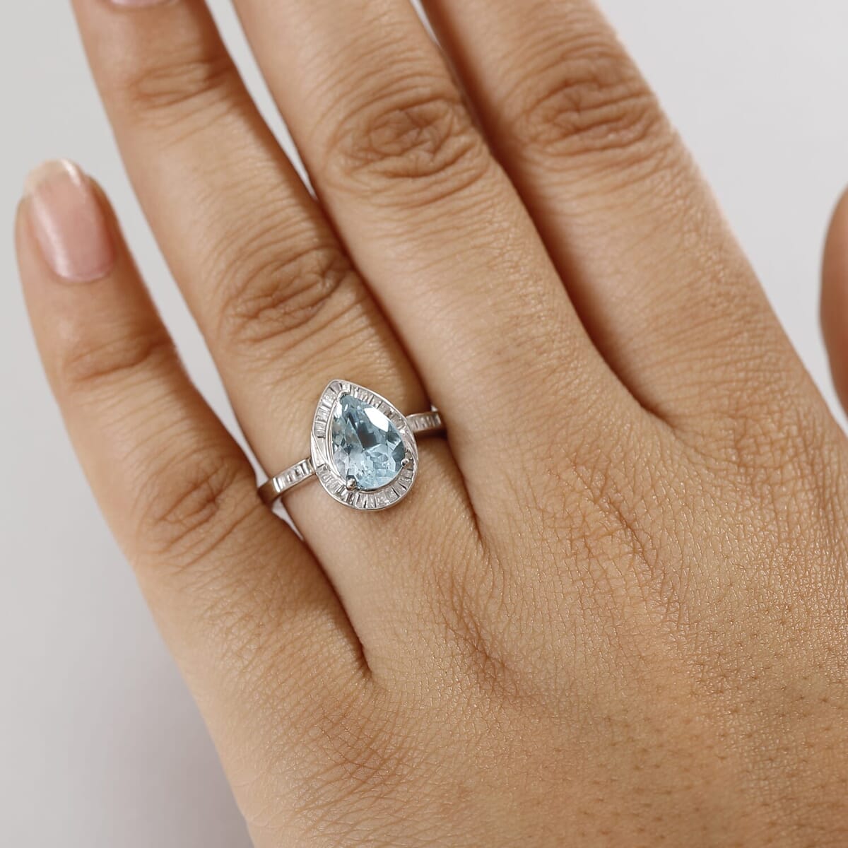 Premium Mangoro Aquamarine and Diamond 1.90 ctw Ring in Rhodium Over Sterling Silver (Size 6.0) image number 2
