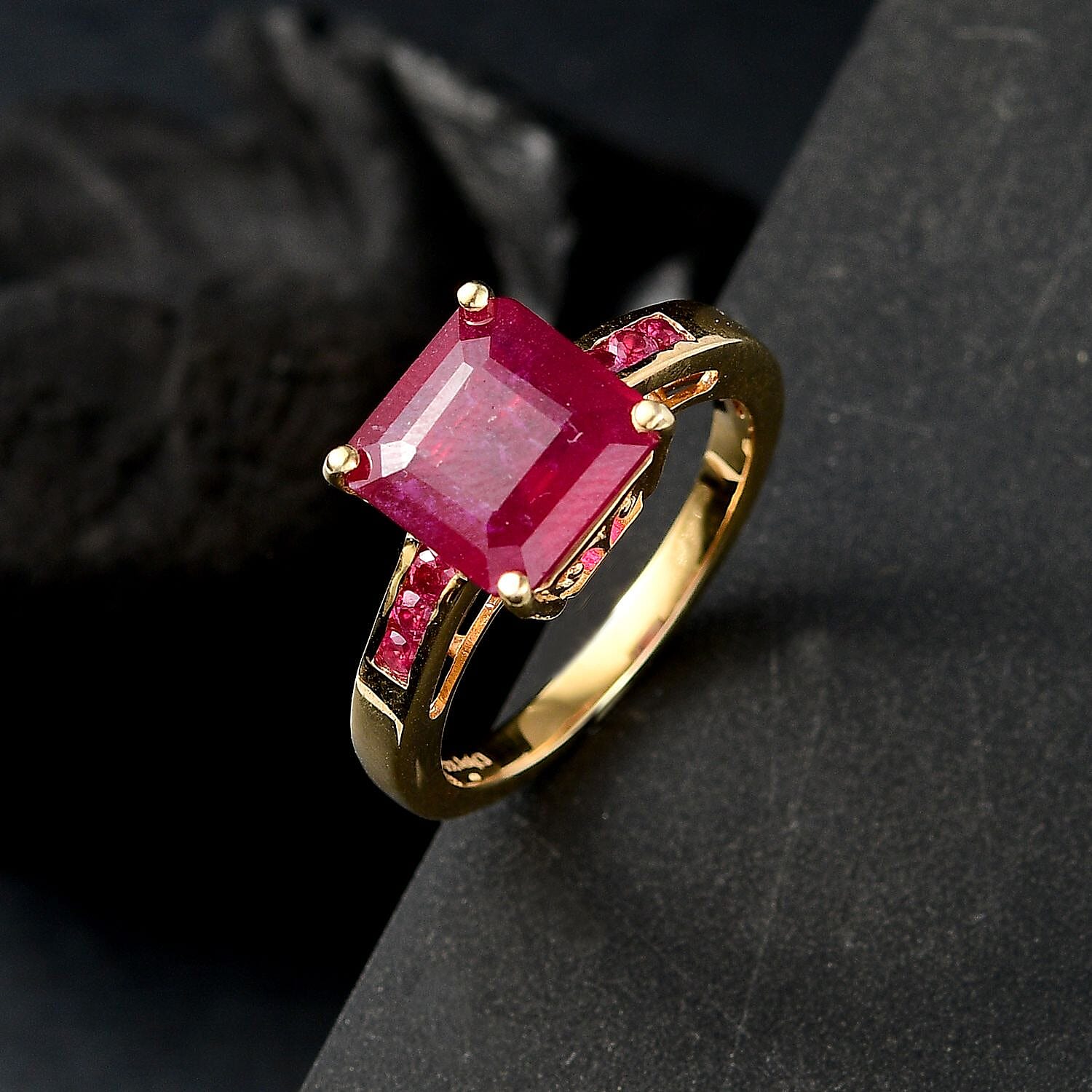 Premium Niassa Ruby (FF) Solitaire Ring in 18K Vermeil YG Over Sterling Silver (Size 10.0) 8.20 ctw