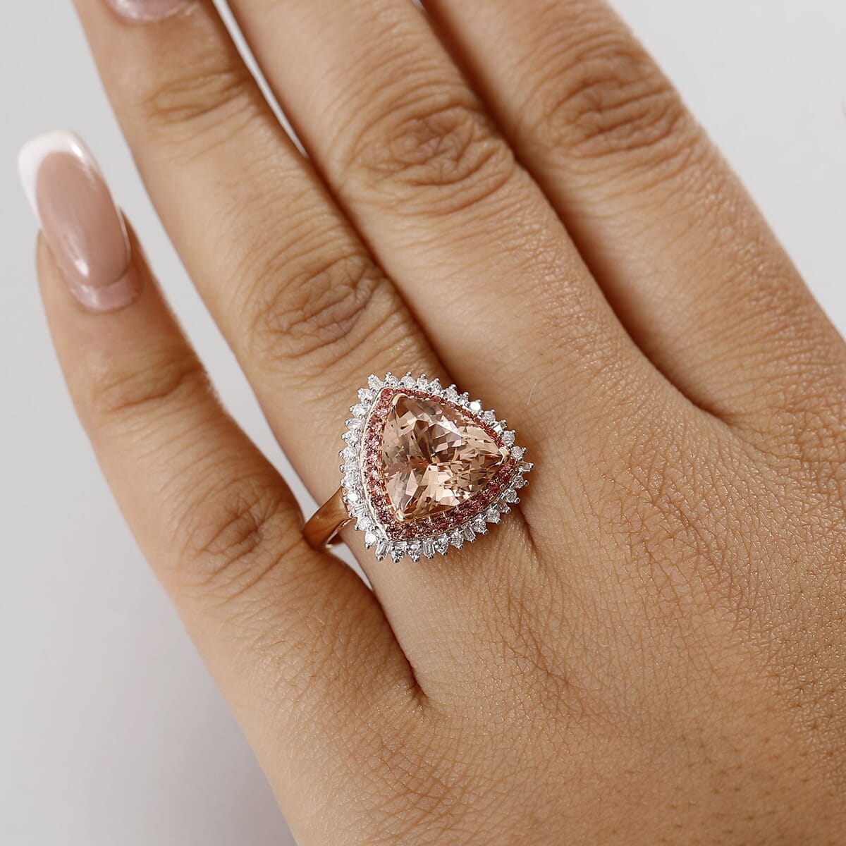 Luxoro AAA Mangoro Morganite, Padparadscha Sapphire (BT) 7.0) and G-H I2 Diamond 6.00 ctw Ring in 14K Rose Gold (Size 9.0) image number 2
