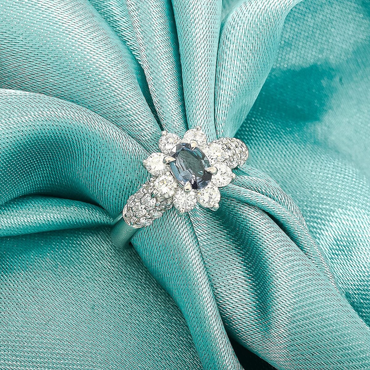 Certified & Appraised AAAA Narsipatnam Alexandrite and E-F VS Diamond 1.46 ctw Ring in 900 Platinum (Size 7.0) 5.80 Grams image number 1
