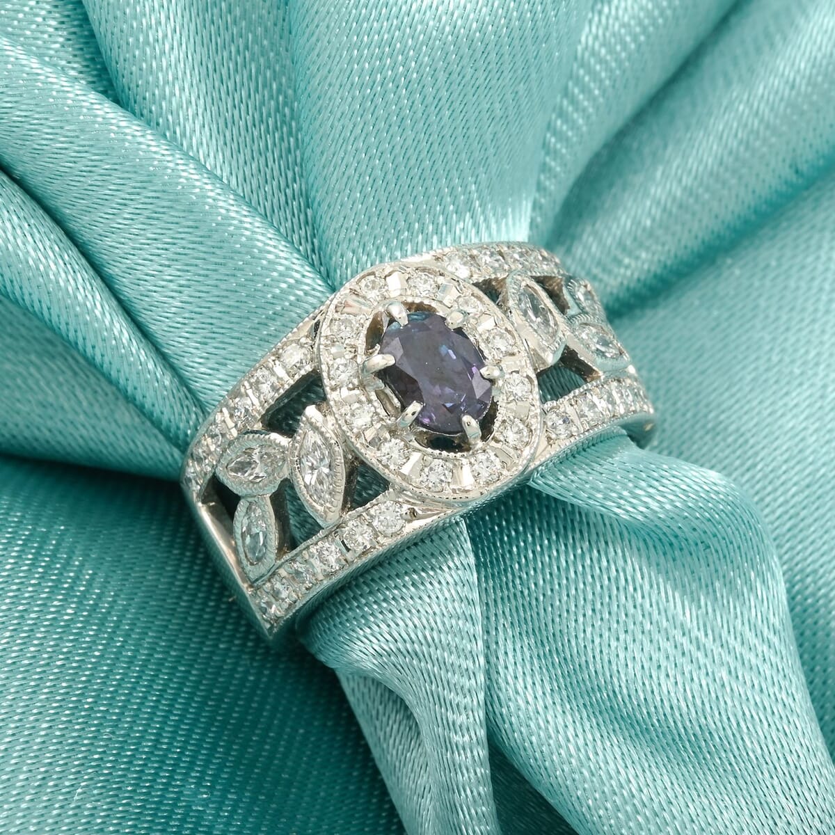 Chairman Vault Collection Certified & Appraised AAAA Brazilian Alexandrite and E-F VS Diamond 1.35 ctw Ring in 900 Platinum (Size 6.0) 12.83 Grams image number 1