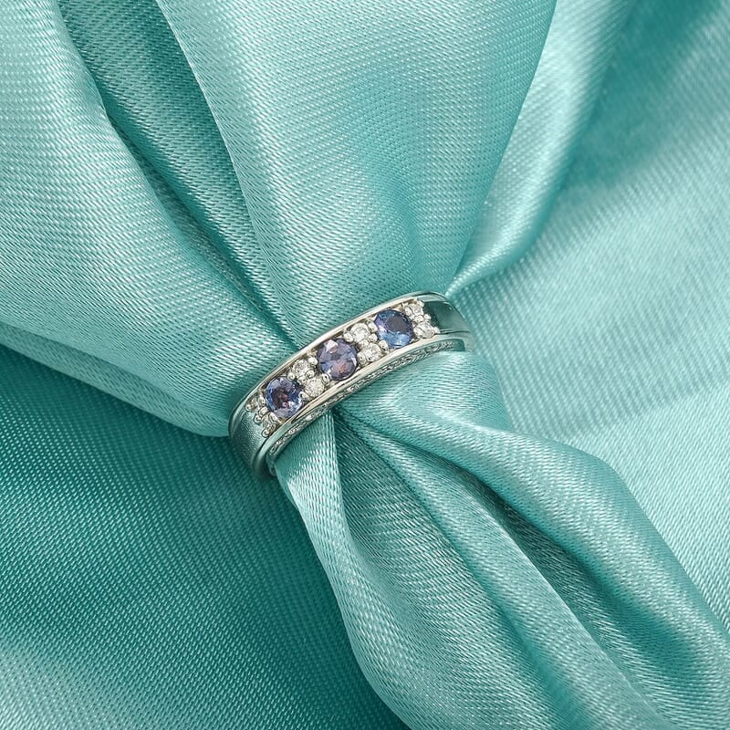 Chairman Vault Collection Certified & Appraised 900 Platinum AAAA Narsipatnam Alexandrite, Diamond (E-F, VS) (0.28 cts) Ring (Size 10.0) (9.30 g) 0.74 ctw
