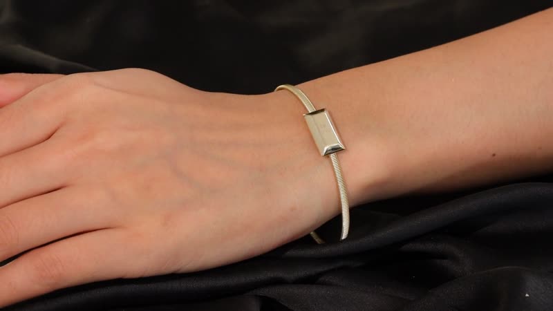 Luxoro Bar Bangle Bracelet in 10K Yellow Gold (7.25 In) 5.87g Included 2.49grams Titanium Weight