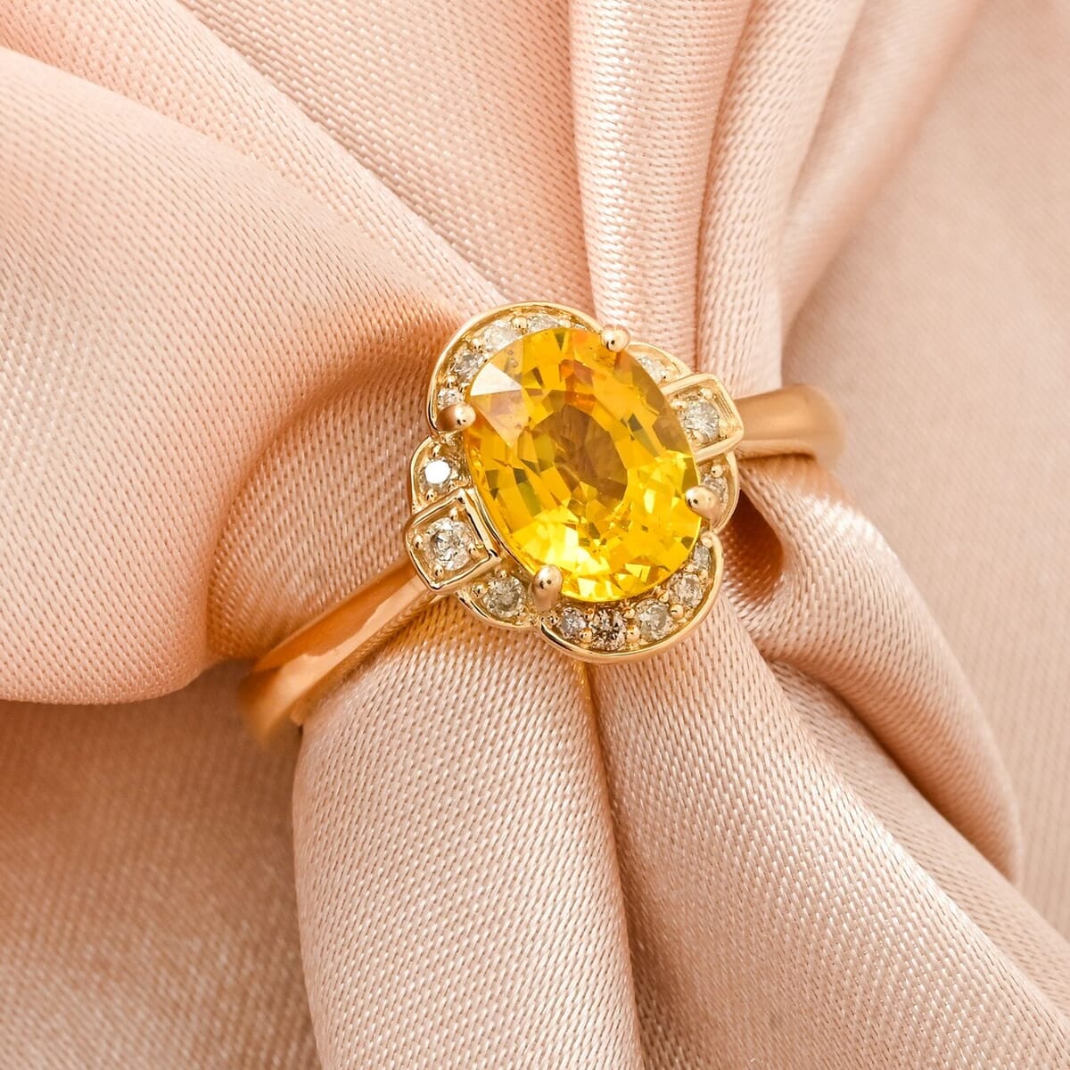 Certified & Appraised Luxoro AAA Ilakaka Yellow Sapphire and I2 Diamond 1.80 ctw Ring in 14K Yellow Gold (Size 10.0) image number 1