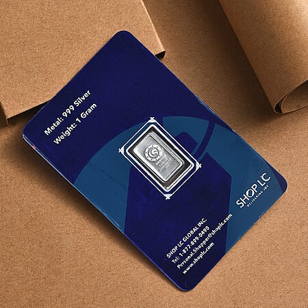 Leaf In Hand - Product card gallery slide 3 (10177953857849)