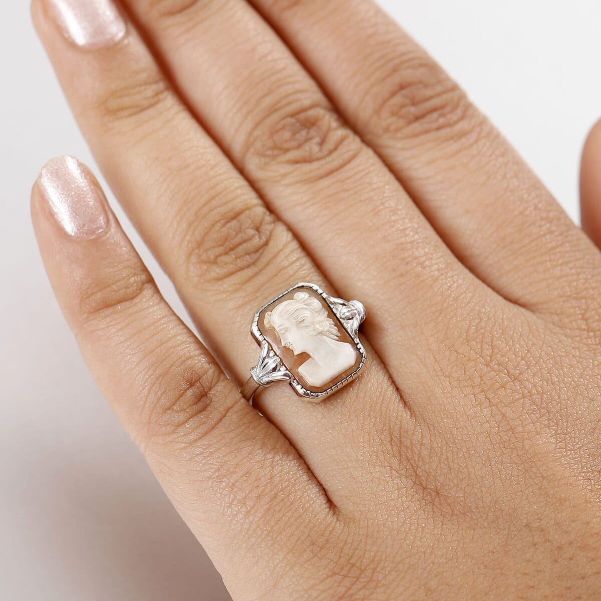 D'Joy Natural Italian Conch Cameo 3.00 ctw Classical Elegance Ring in Rhodium Over Sterling Silver (Size 6.0) image number 2