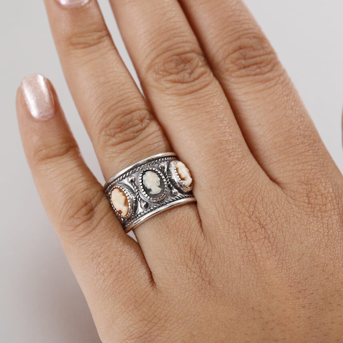 D'Joy Artisan Crafted Natural Italian Conch Cameo 1.90 ctw Whispers of Time Ring in Black Oxidized Sterling Silver (Size 6.0) image number 2