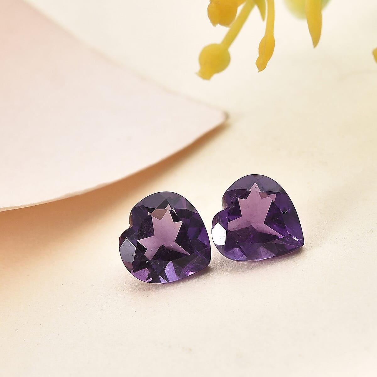 AA African Amethyst Set of 2 (Hrt 7 mm) 1.90 ctw Loose Gemstone image number 1