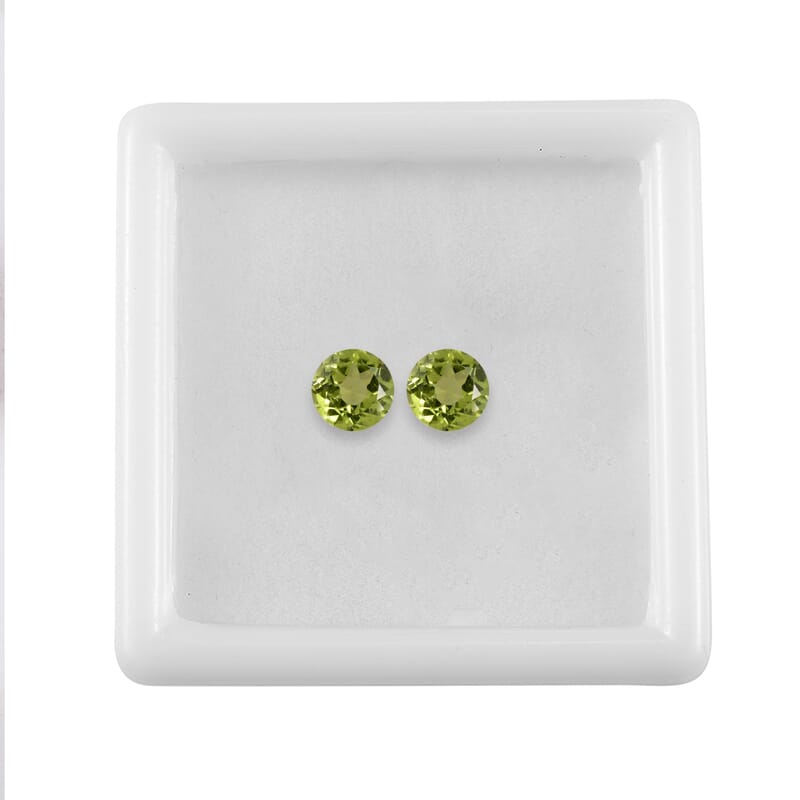 Set of 2 Peridot (Rnd 5 mm) 0.81 ctw Loose Gemstone