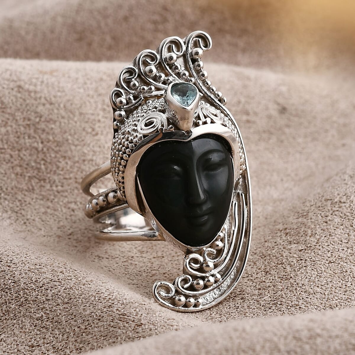 Sajen Silver Rainbow Obsidian Carved and Apatite 7.70 ctw Ring in Sterling Silver (Size 6.0) image number 1