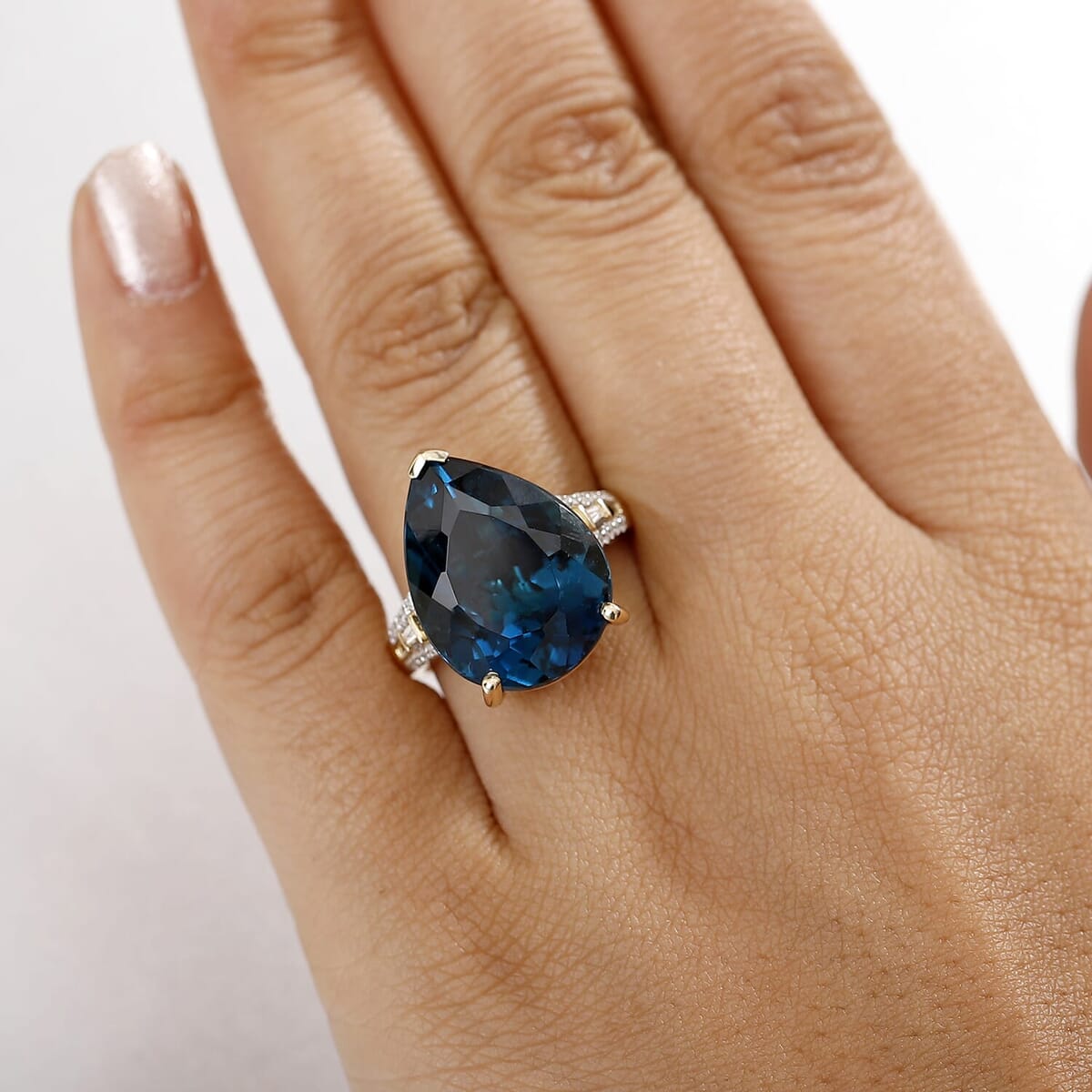 Luxoro Premium London Blue Topaz and G-H I2 Diamond 21.40 ctw Droplet Ring in 10K Yellow Gold (Size 5.0) image number 2