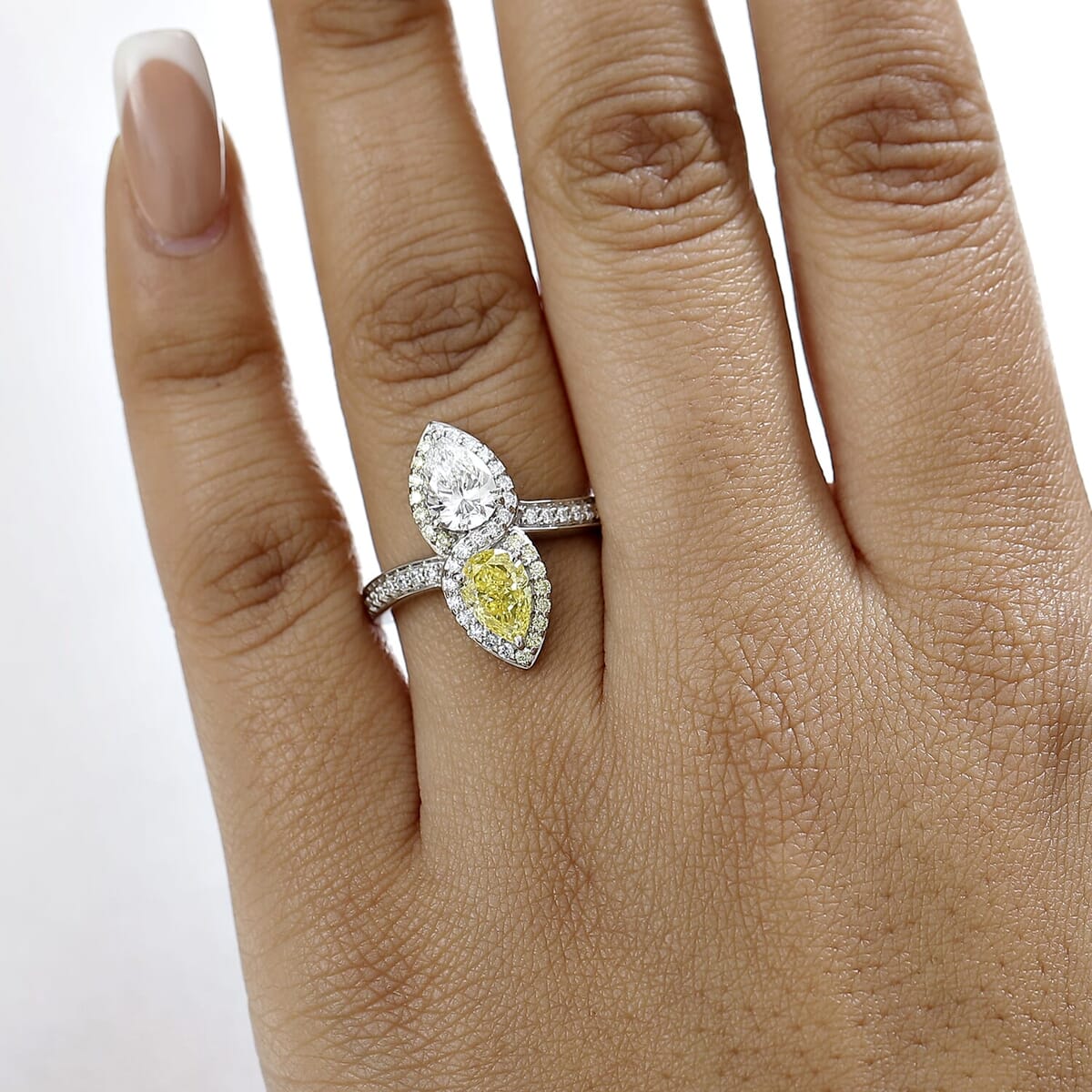 950 Platinum Luxuriant Lab Grown Yellow Diamond (VS) Ring (Size 6.0) 2.50 ctw image number 2