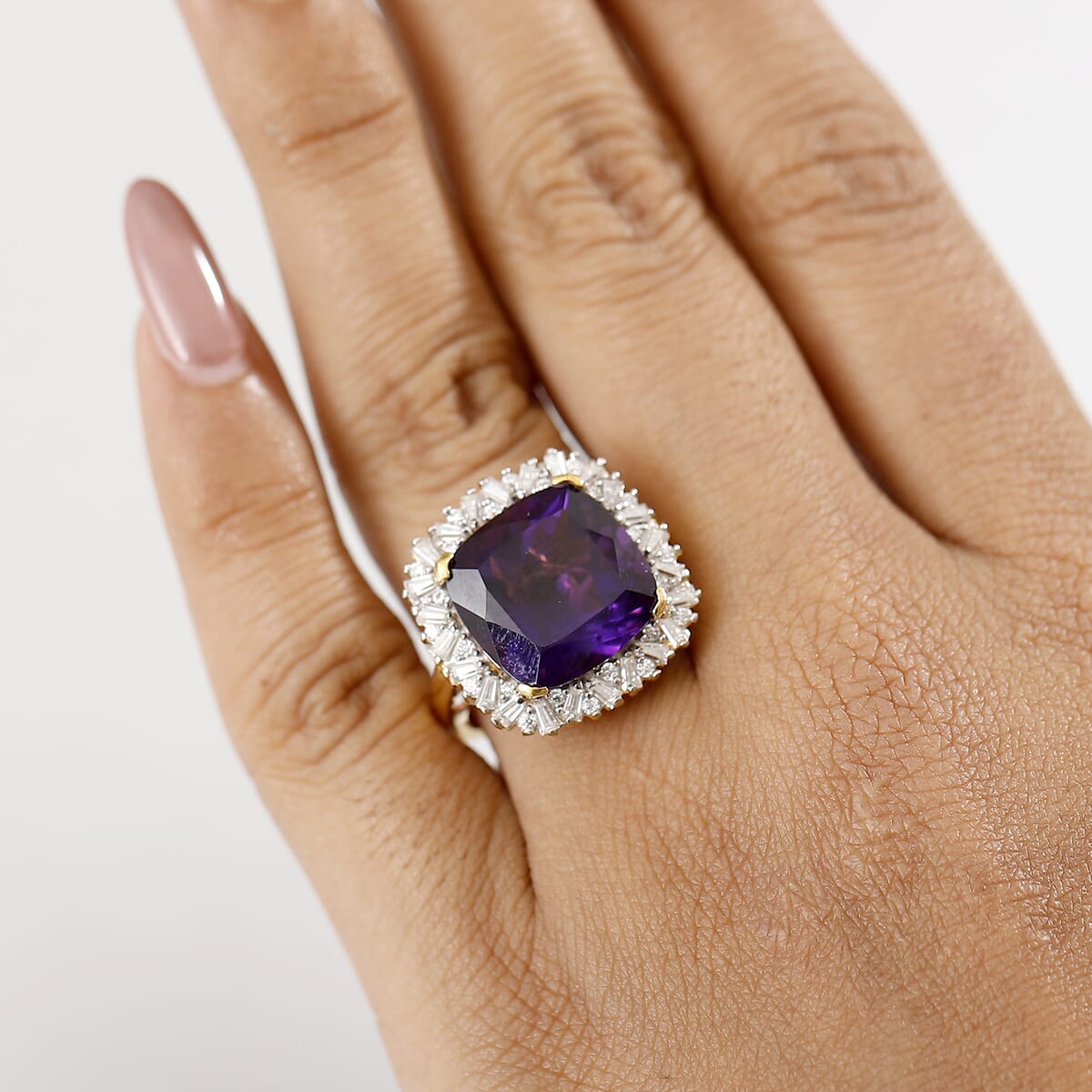 D'Joy AAA Zambian Amethyst and Moissanite 13.80 ctw Majestic Halo Ring in 18K Vermeil Yellow Gold Over Sterling Silver (Size 7.0) image number 2
