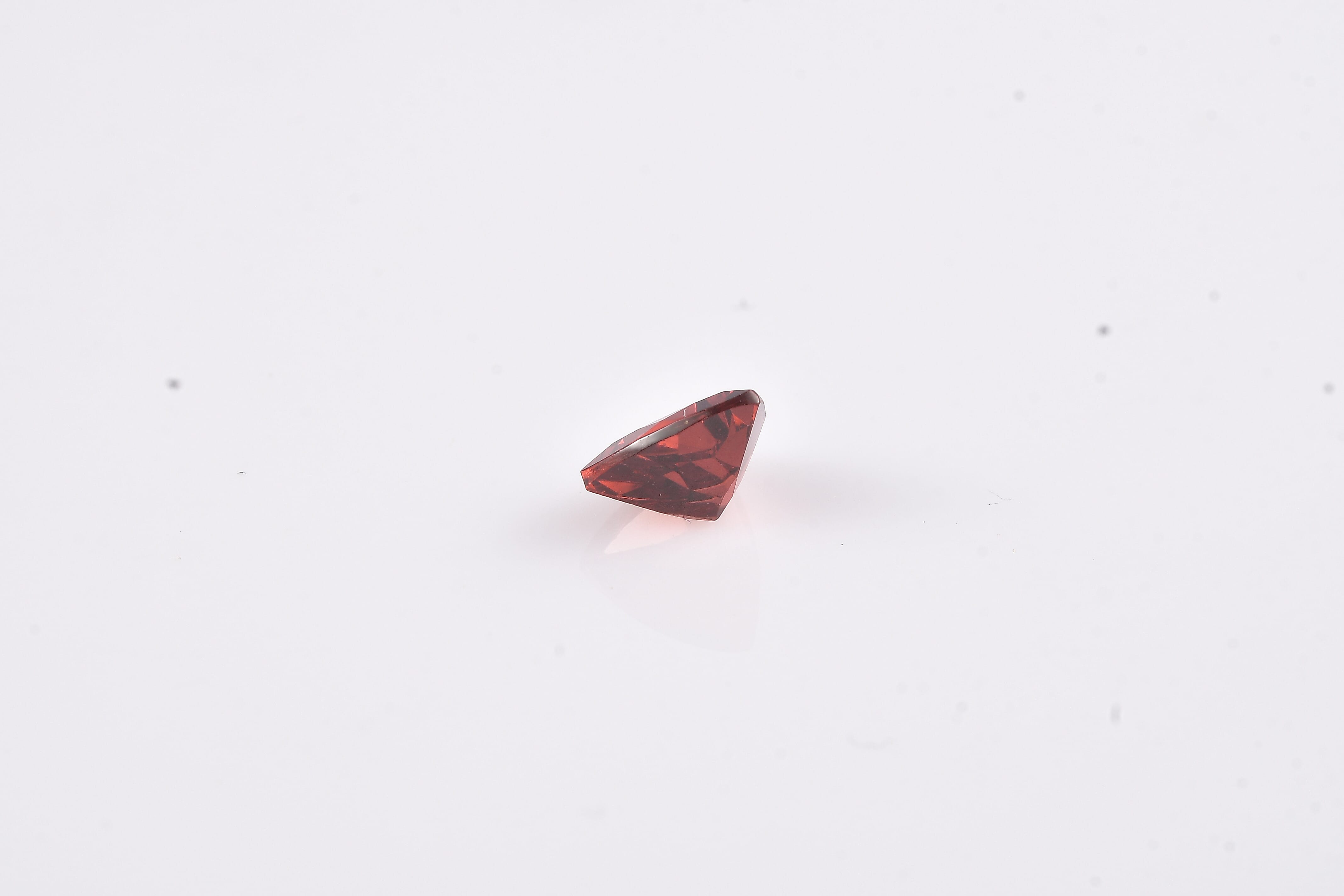 AA Mozambique Garnet (Trl 6 mm) 0.82 ctw Loose Gemstone