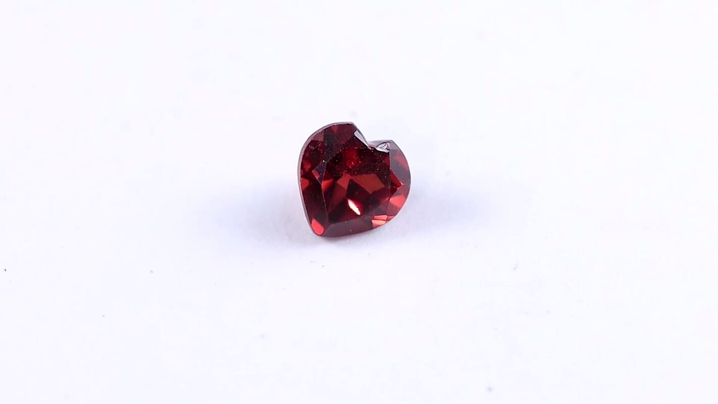 AA Mozambique Garnet (Hrt 6 mm) 0.97 ctw Loose Gemstone