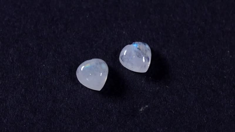 Rainbow Moonstone (Hrt 5 mm) 0.89 ctw Loose Gemstone