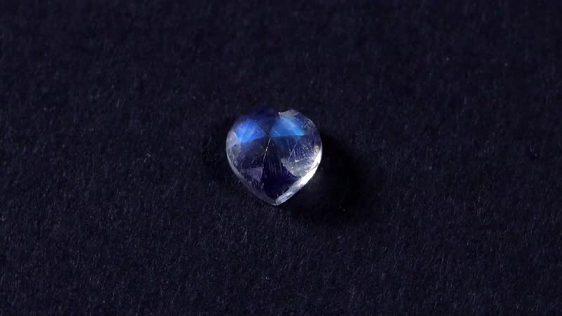 AA Rainbow Moonstone (Hrt 6 mm) 0.75 ctw Loose Gemstone