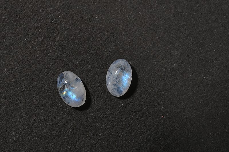 AAA Rainbow Moonstone (Oval 6x4 mm) 0.85 ctw Loose Gemstone