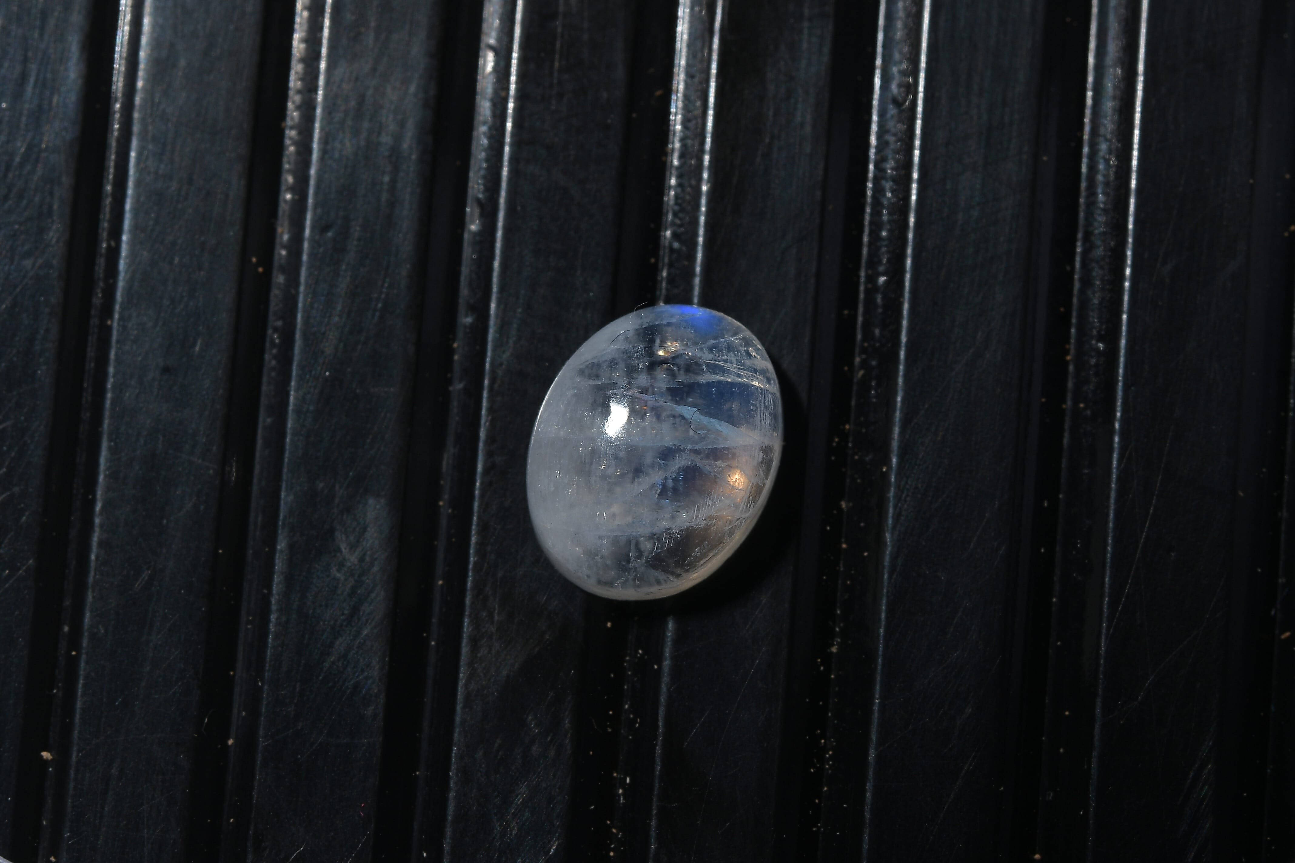 Rainbow Moonstone (Oval 9x7 mm) 2.00 ctw Loose Gemstone