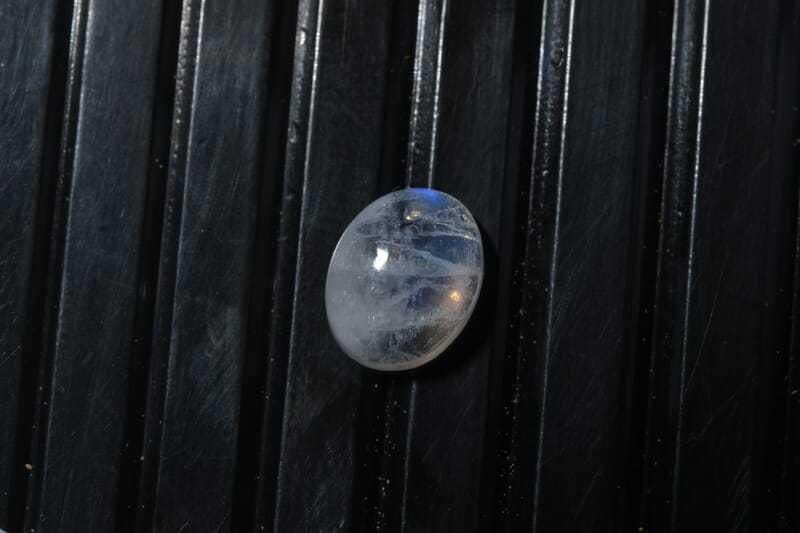 Rainbow Moonstone (Oval 9x7 mm) 2.00 ctw Loose Gemstone